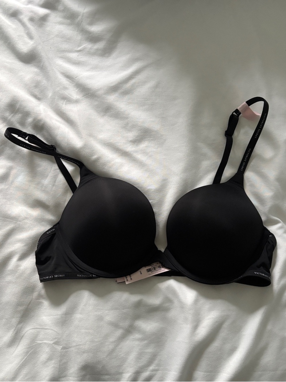 BNWT Victoria's Secret Black Push Up Bra (34B)